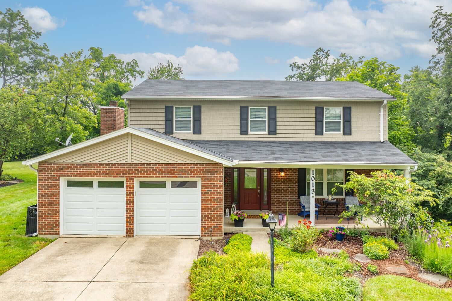 Property Photo:  1013 Willow Lane  OH 45040 