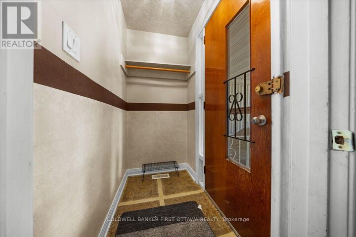 Property Photo: 2146 Rushton Road ON K2A 1N7
