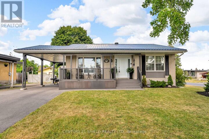 Property Photo: 408 Anderson Drive ON K6H 5N3
