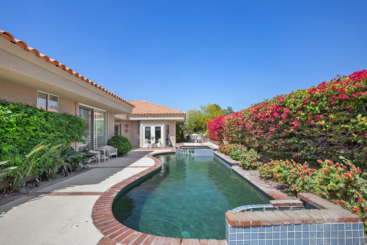 Property Photo:  32 Colonial Drive  CA 92270 