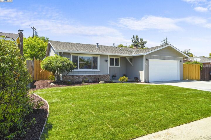 Property Photo: 5633 Drysdale Dr CA 95124