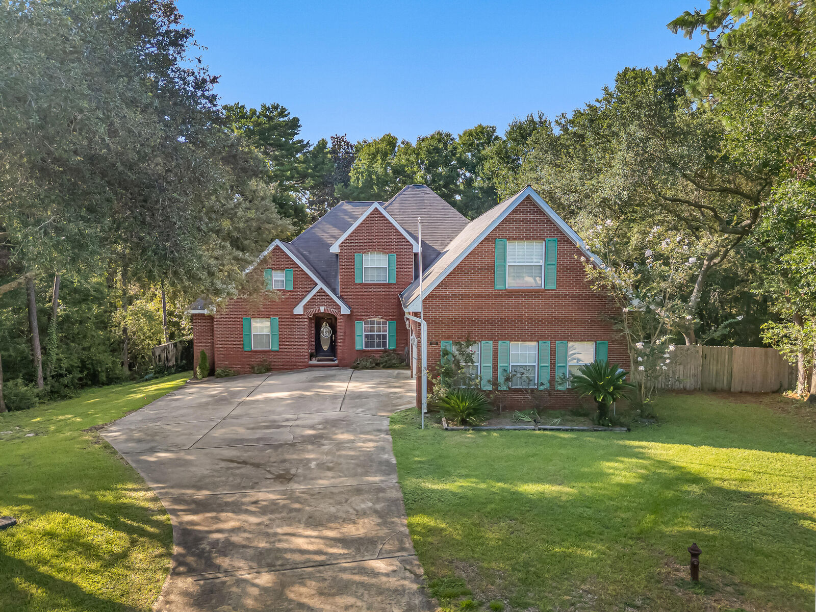 Property Photo: 500 Greenway Cove FL 32578