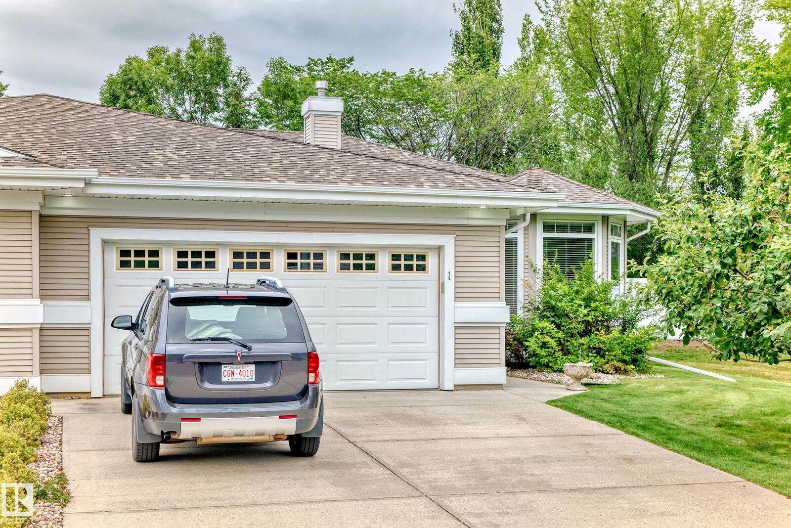 Property Photo:  1 Hendrie Drive  AB T7Z 2S4 