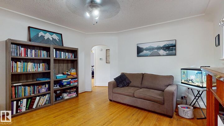 Property Photo:  7611 112S Avenue NW  AB T5B 0H4 