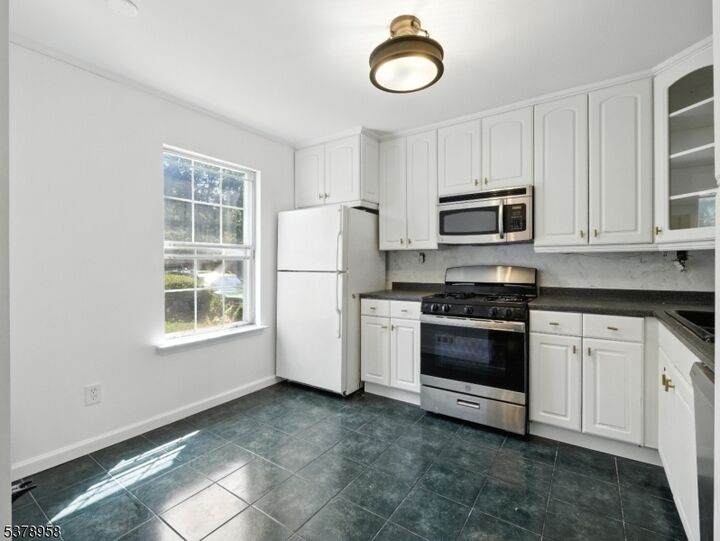 Property Photo:  206 Ash Ct  NJ 08852 