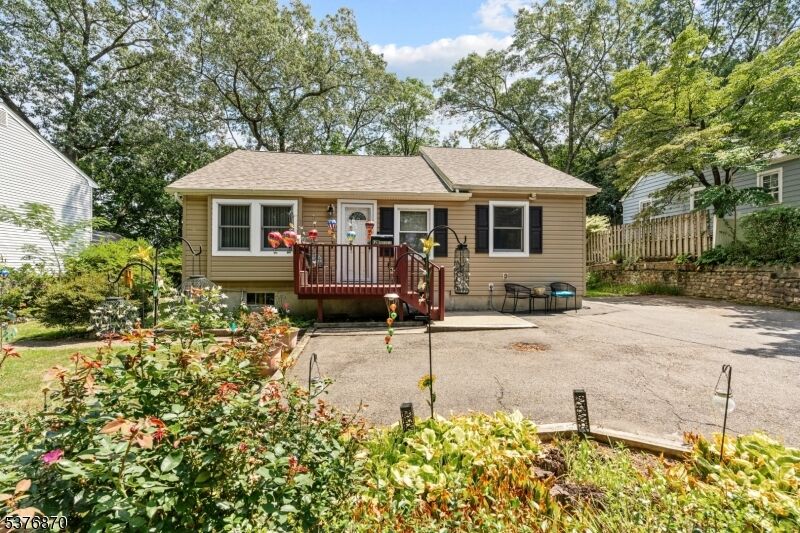 Property Photo:  12 Iroquois Trl  NJ 07834 