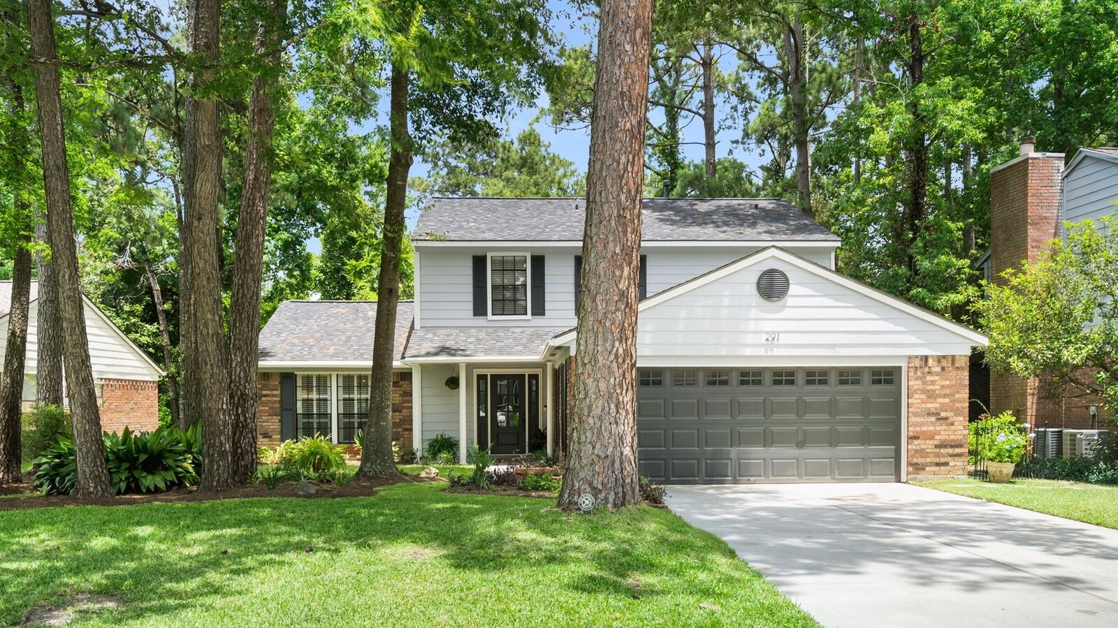 Property Photo: 291 E Rainbow Ridge Circle TX 77381