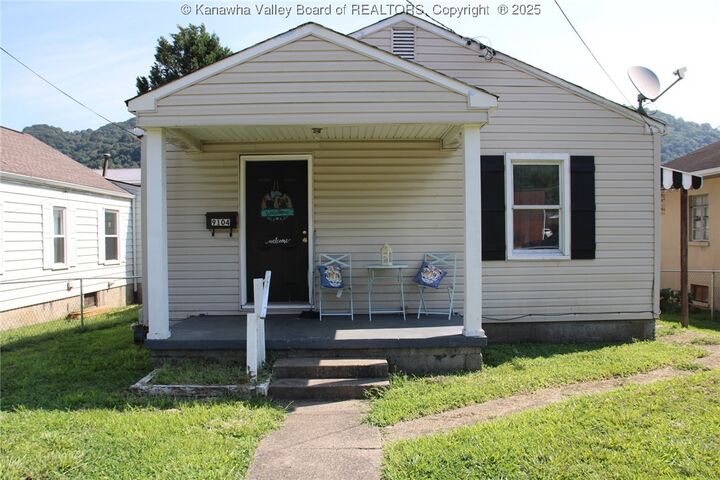 9104 Maryland Avenue  Marmet WV 25315 photo