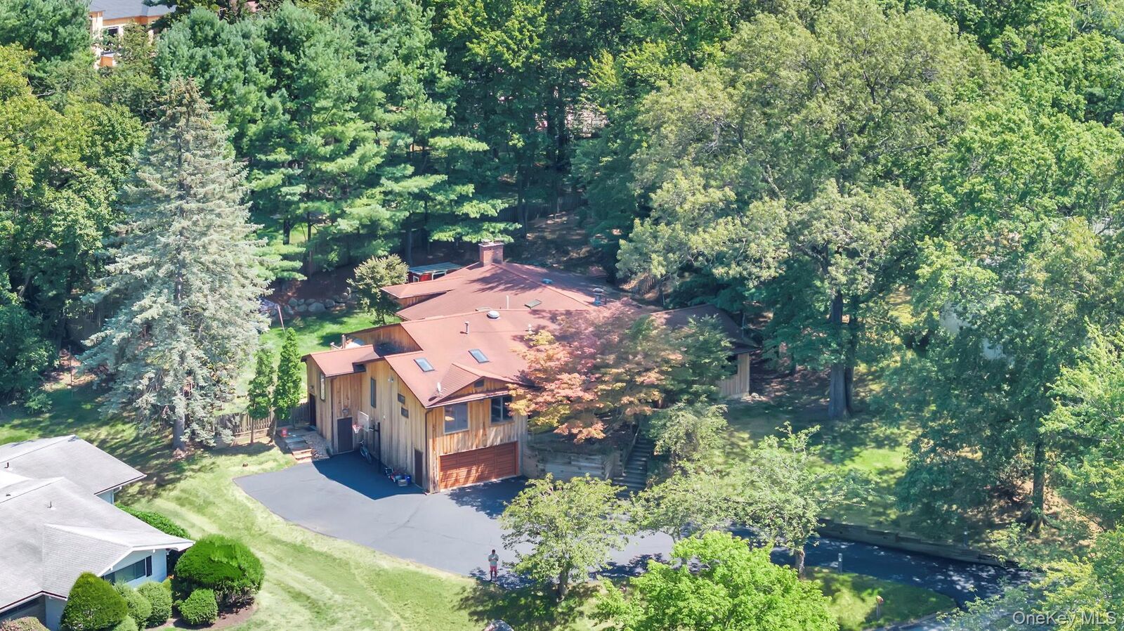 Property Photo:  4 Hilltop Place  NY 10952 