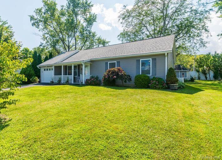 Property Photo:  5 Meadowbrook Drive  NY 12401 