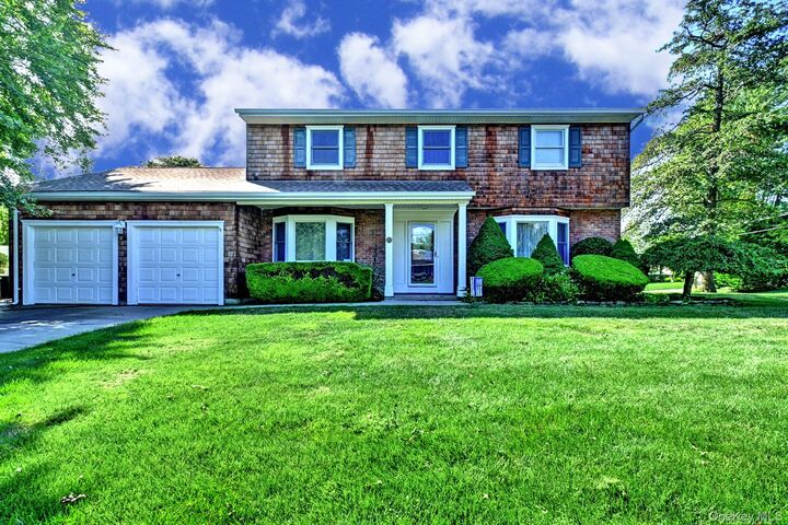 10 Laurel Road  Oakdale NY 11769 photo