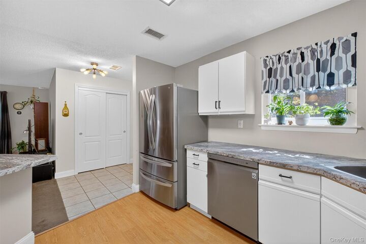 Property Photo:  26 Overlook Commons 26  NY 10598 