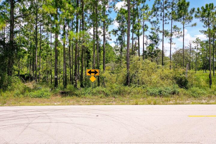 Property Photo: 2074 Laredo Drive FL 32725