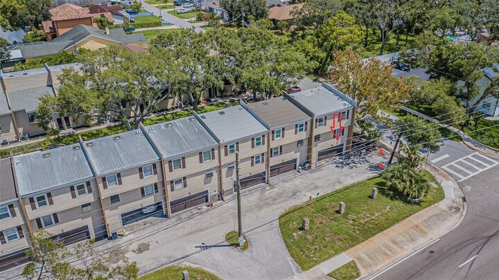 Property Photo: 5401 Sweetwater Terrace Circle 5401 FL 33634