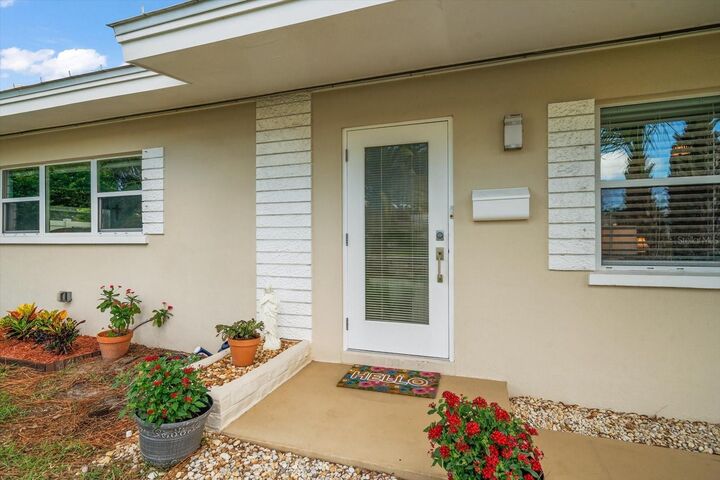 Property Photo:  606 Palm Avenue  FL 33756 