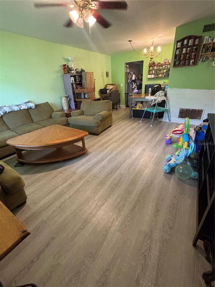 Property Photo: 5815 18th Street N 4 FL 33714