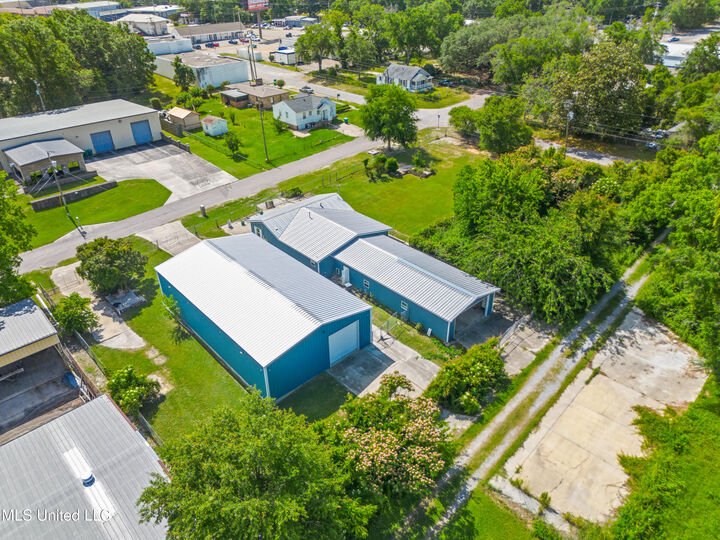 Property Photo: 2713 15th Avenue MS 39501