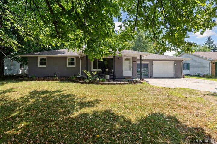 15181 Charluene Drive  Fenton MI 48430 1403 photo