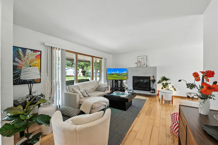 Property Photo: 1429 Crabapple Dr WI 53405