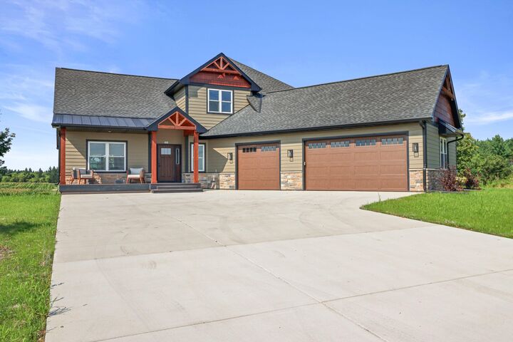 285 Sandstone St  Slinger WI 53086 photo