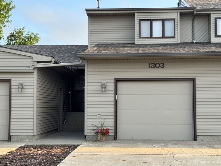 1303 SW 32nd Ave  Minot ND 58701 photo