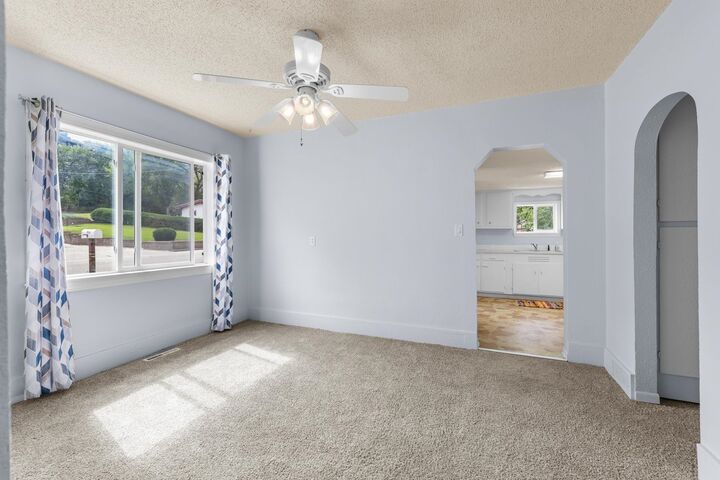 Property Photo:  712 Hiawatha St SE  ND 58701 