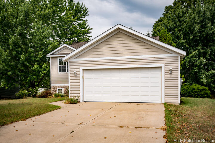 Property Photo: 12867 Red Maple Lane MI 49424