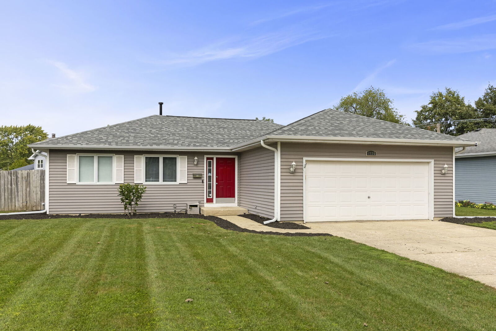 Property Photo: 1725 W Galena Boulevard IL 60506