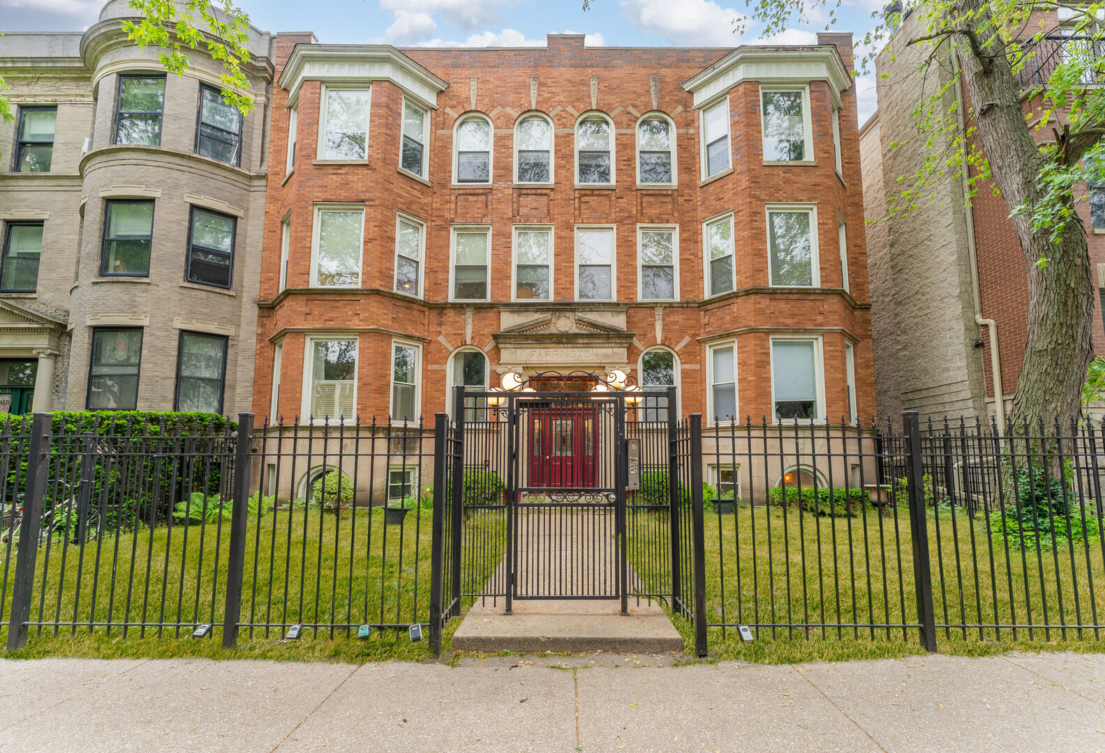 Property Photo: 4717 N Kenmore Avenue Gs IL 60640