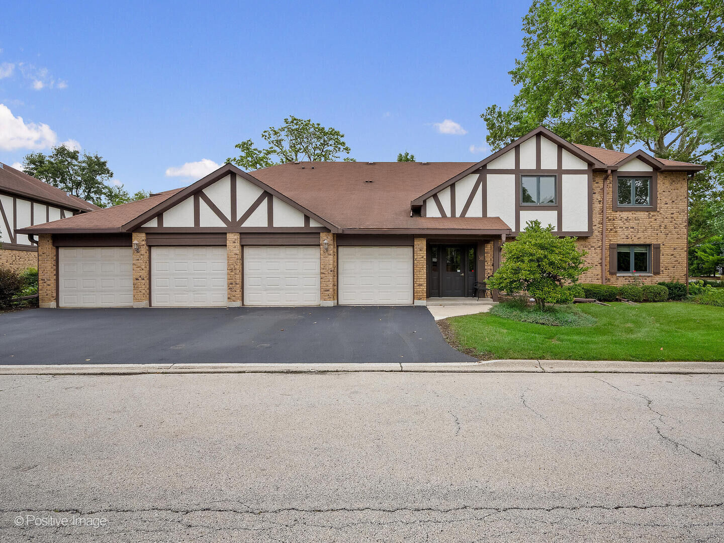Property Photo: 510 Banyon Lane C IL 60525