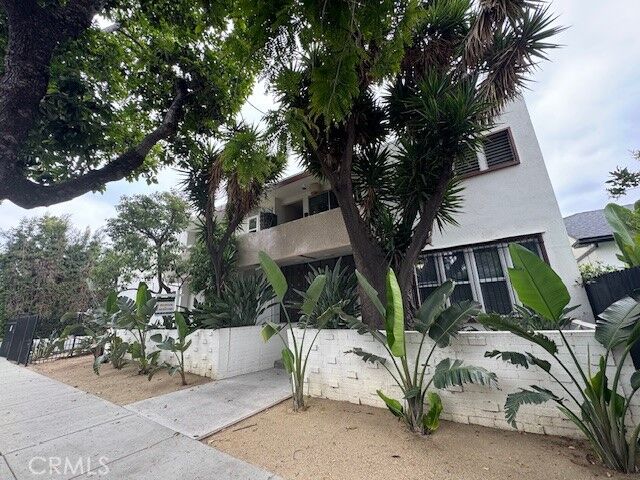 Property Photo: 7730 Lexington Avenue 202 CA 90046