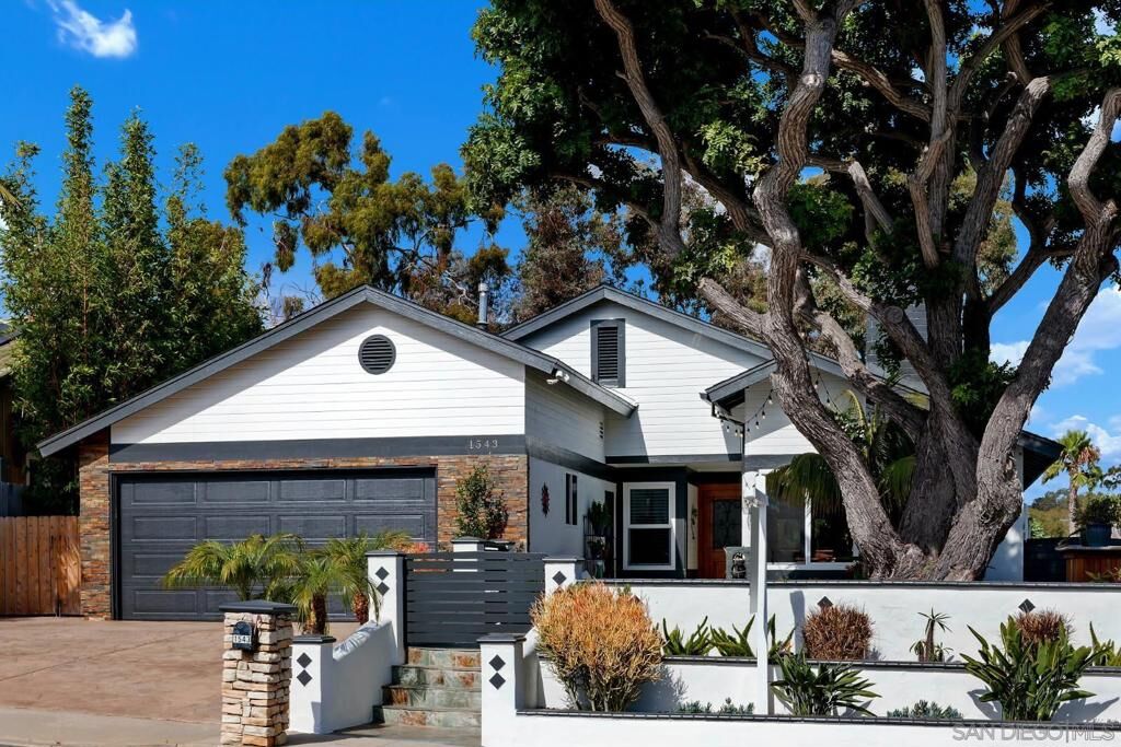 Property Photo:  1543 Villa Cardiff  CA 92007 