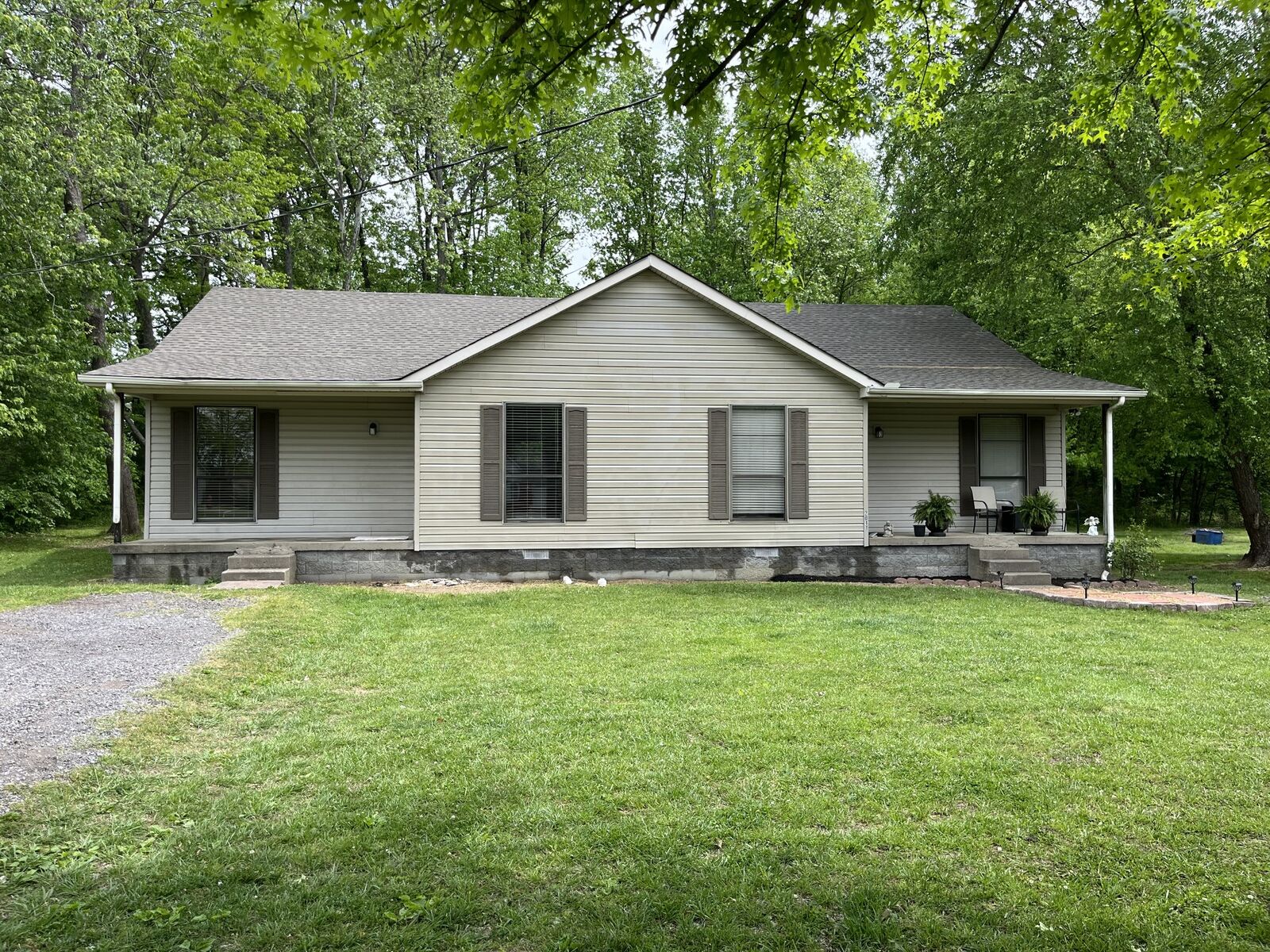 Property Photo:  2041 Old Greenbrier Pike  TN 37073 
