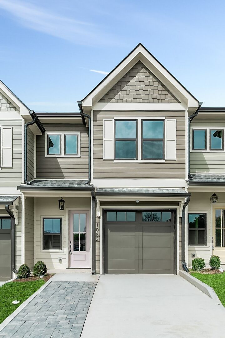 Property Photo: 1208 Valerie Lane 73 TN 37211