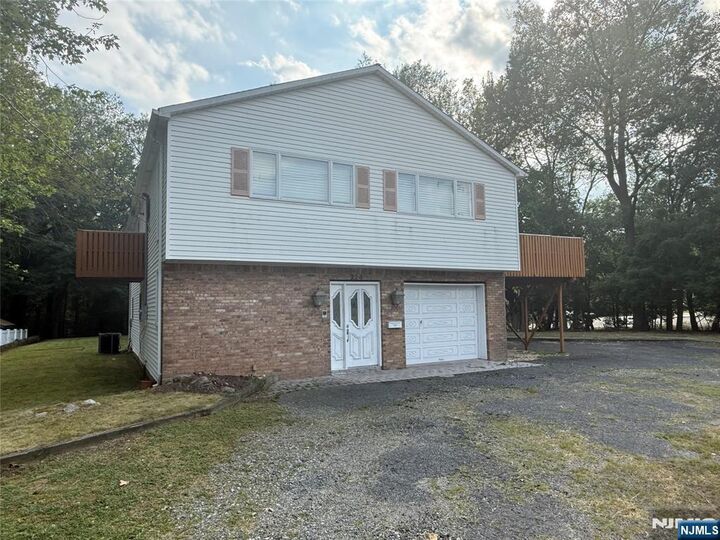 224 Grand Avenue  Park Ridge NJ 07656 photo