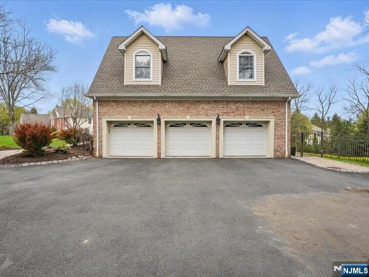 Property Photo:  8 Matthew Place  NJ 07430 