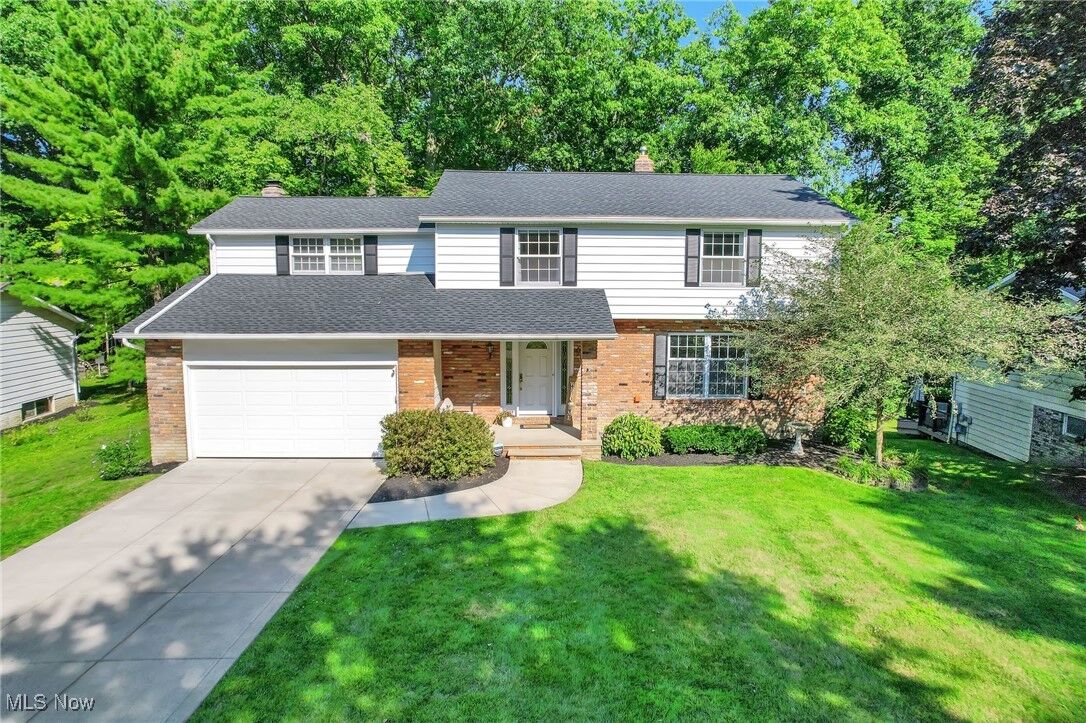 Property Photo:  38120 Fox Run Drive  OH 44139 