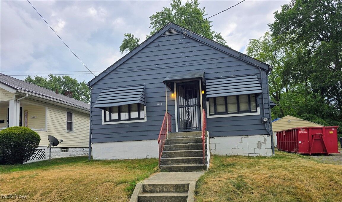 Property Photo: 1138 Joy Avenue OH 44306