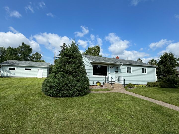 1807 Minnesota Court NW  Bemidji MN 56601 photo