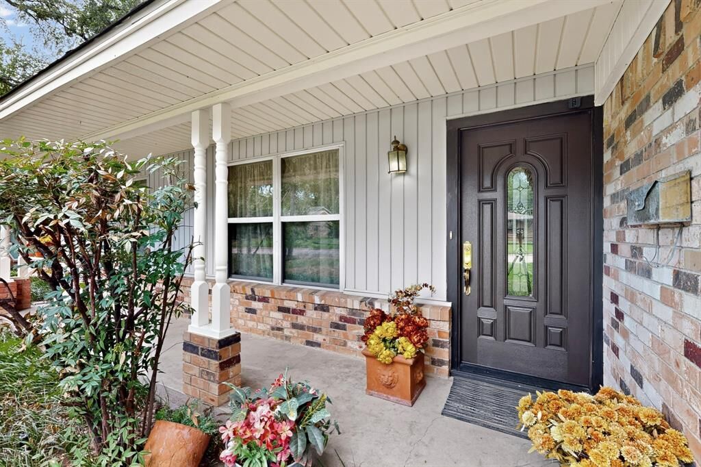 Property Photo: 1802 Westminster Drive TX 75050