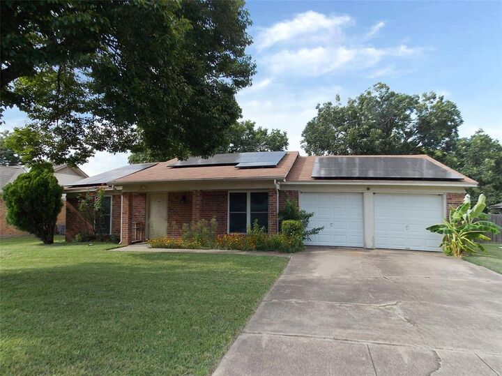 Property Photo: 1209 Juniper Lane TX 76126