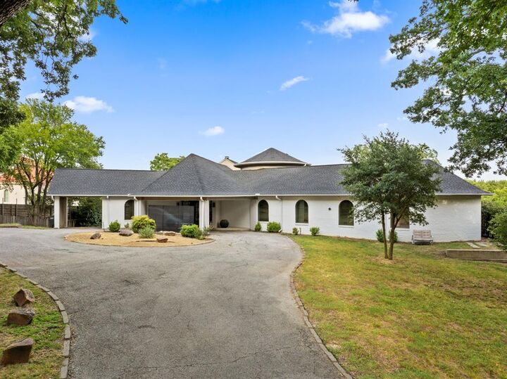 Property Photo:  8542 Meadowbrook Drive  TX 76120 