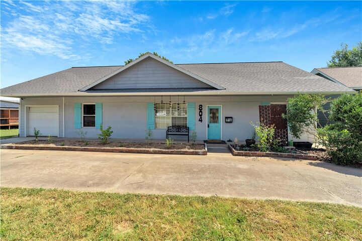 Property Photo:  804 Bella Vista Road  AR 72712 