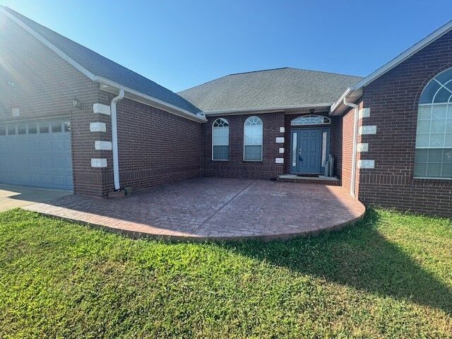 Property Photo: 2303 SW Chinquapin Avenue AR 72713