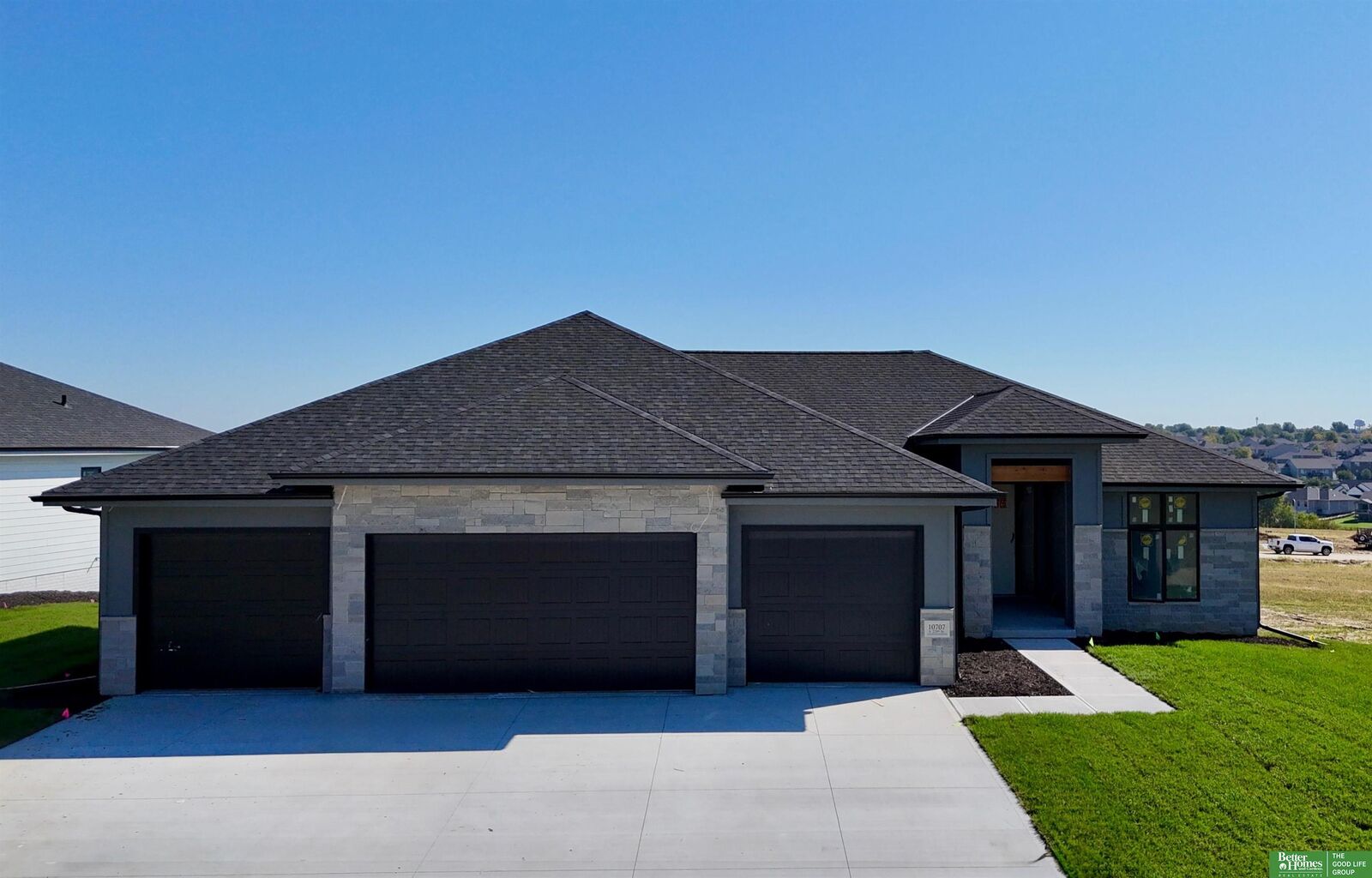 Property Photo: 10707 S 220th Street NE 68028