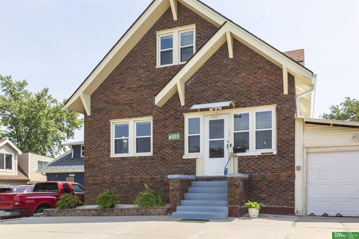 Property Photo: 4525 S 17th Street NE 68107