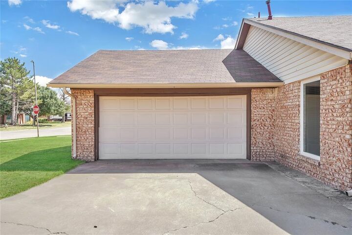 Property Photo: 801 Rosehaven Drive OK 73521