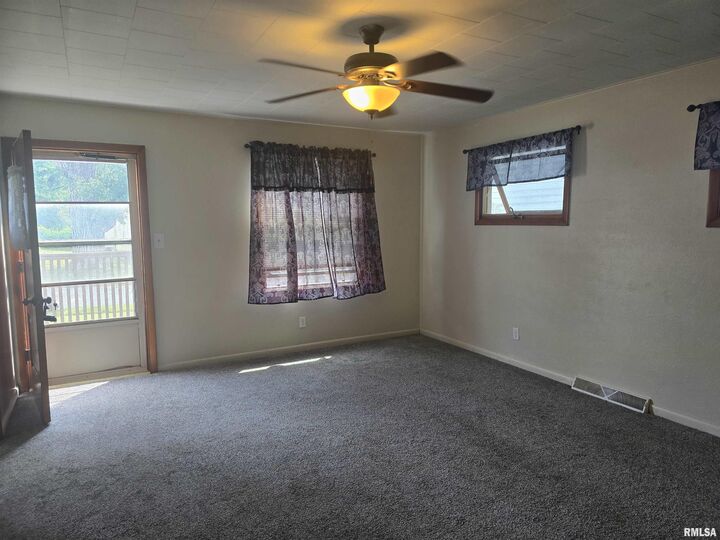 Property Photo:  746 N 7th Avenue  IL 61520 