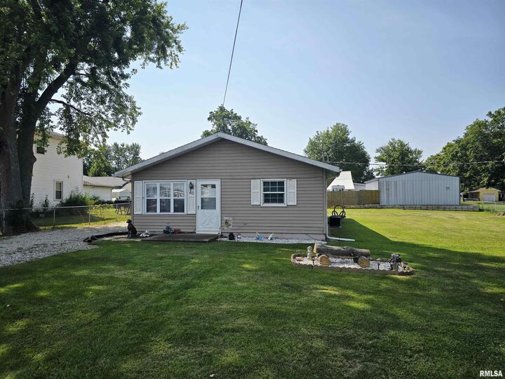 Property Photo: 40 Beech Street IL 61520