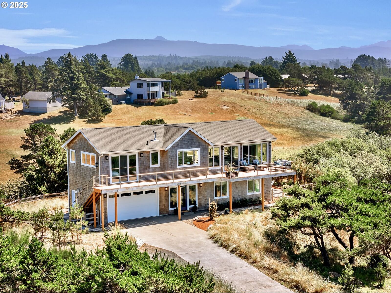 Property Photo: 90043 Ocean Dr OR 97146